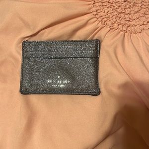 I’m selling a Kate Spade wallet